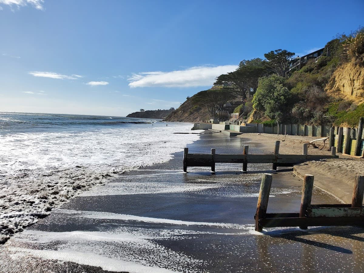 Bolinas Jetty surf spot