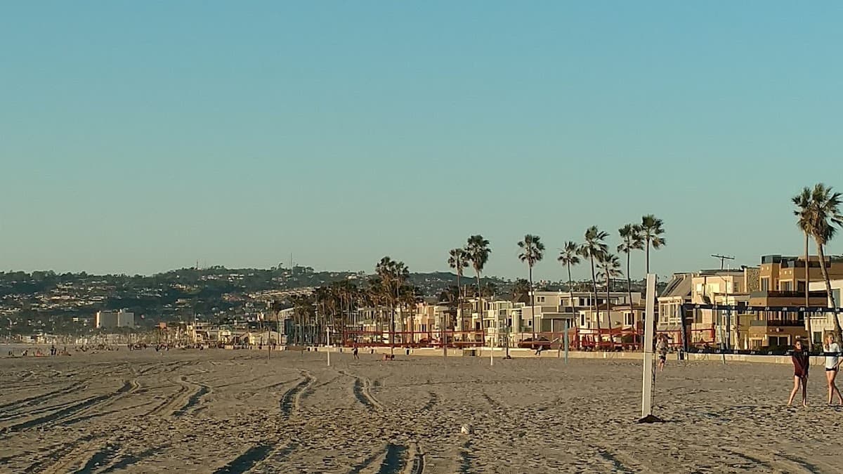 Mission Beach (San Diego) surf spot